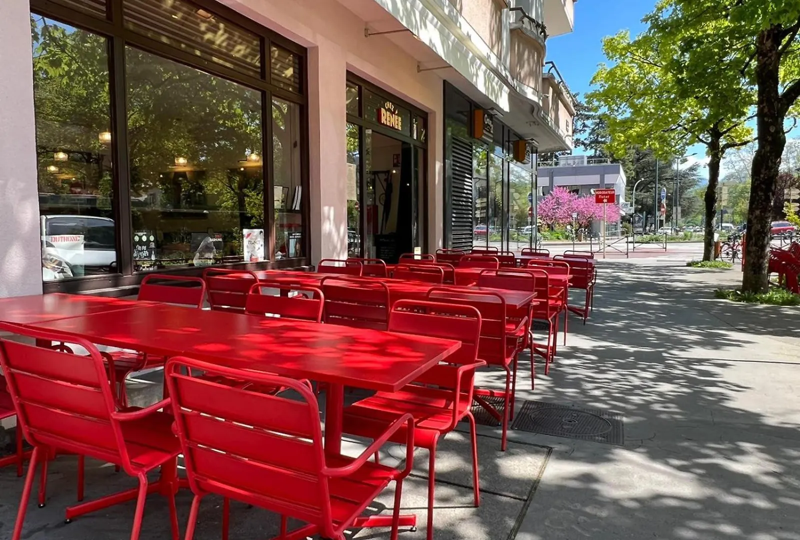 Loge Galeries Lafayette 1 Min Lac Анси 0*,  Франция